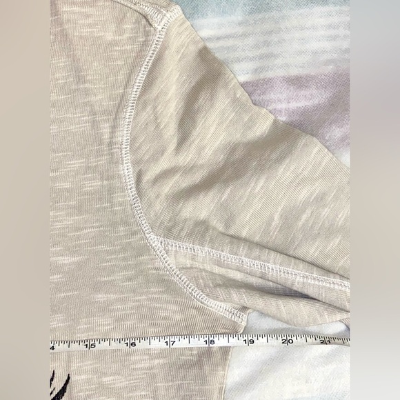 Original Riveted Graphic Long Sleeve Shirt. Levi’s - Picture 6 of 8